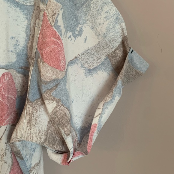 Vintage Patterned Lightweight Button Up T Shirt - Picture 7 of 7